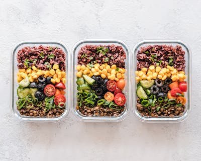 Fiber-rich vegetables and whole foods that nourish gut health and support microbiome diversity